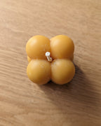 Kugelwürfel klein aus Bienenwachs von oben